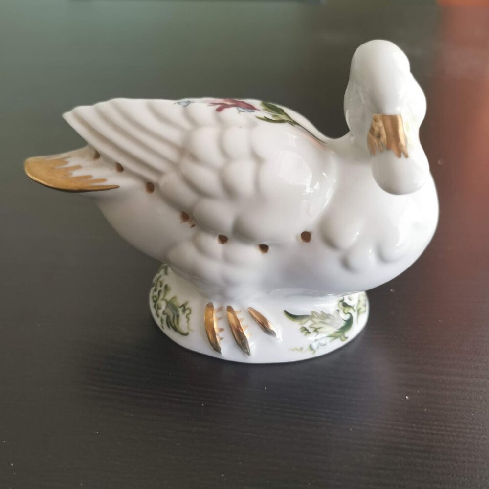 Chelsea Gardens Bird DUCK Elizabeth Arden Porcelain Potpourri Pomander JAPAN